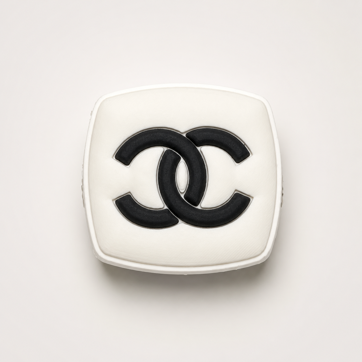 Chanel Petit Coussin N&B